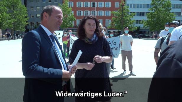 ÖVP-Landesrat Geisler bei Petitionsübergabe von WWF