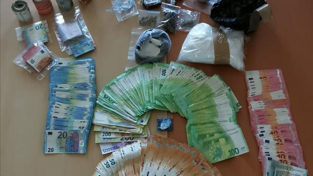 Sechs Drogendealer festgenommen und mehr als 100.000 Euro sichergestellt