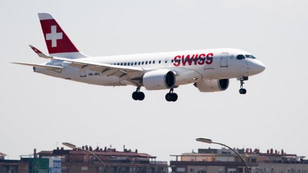 Bis zu 120 Franken: Schweiz beschließt Klima-Abgabe für Flugtickets