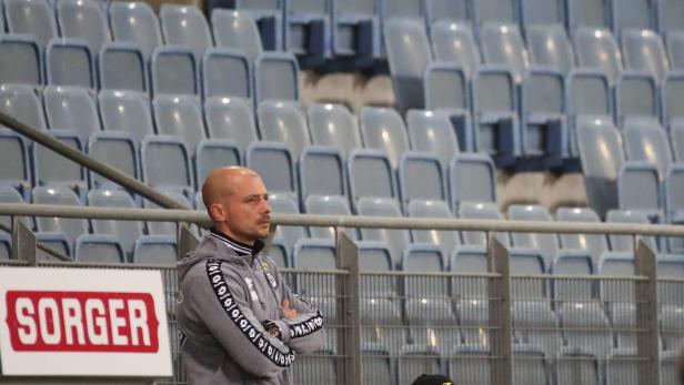 Auf die Tribüne verbannt: Sturm-Coach El Maestro muss nun vier Spiele lang zuschauen