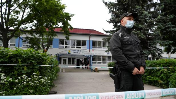 Assault on staff at a school in Vrutky