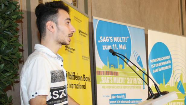 Muhammad Jijeh bei der Aufzeichnung seiner Deutsch-Arabischen Rede im Haus der Industrie