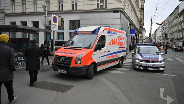 Einjähriger in Wien von Kleinlaster angefahren und schwer verletzt