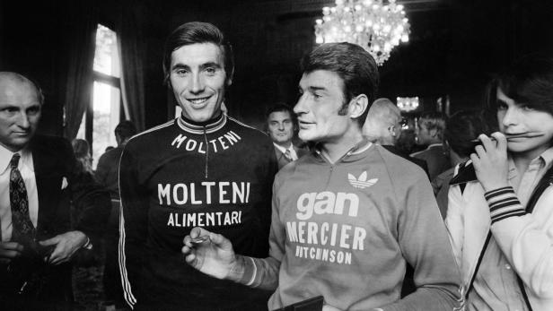 Eddy Merckx mit Raymond Poulidor (re.)
