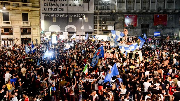 Napoli fans celebrate winning Italy Cup