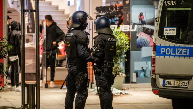 Steinmeier entsetzt von Angriffen auf Stuttgarter Polizei