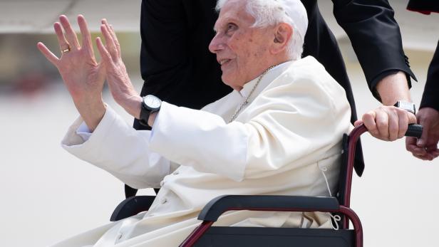 Emeritierter Papst Benedikt XVI. erkrankt