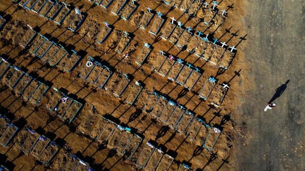 Friedhof in Manaus, Brasilien: Fast 50.000 Corona-Tote in Brasilien