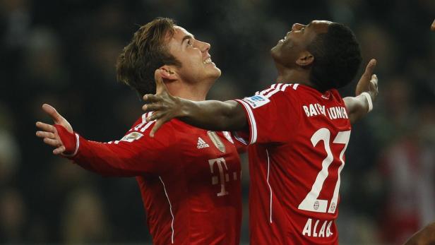 Mario Götze brachte die Bayern in Führung, David Alaba jubelte mit.