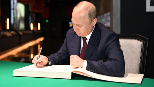 Putin trennt ab jetzt offiziell in "Freunde" und "Feinde" Russlands