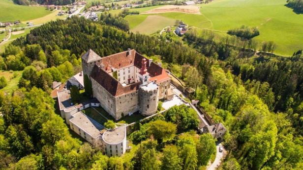 Schloss Krumbach wird zur Privatschule