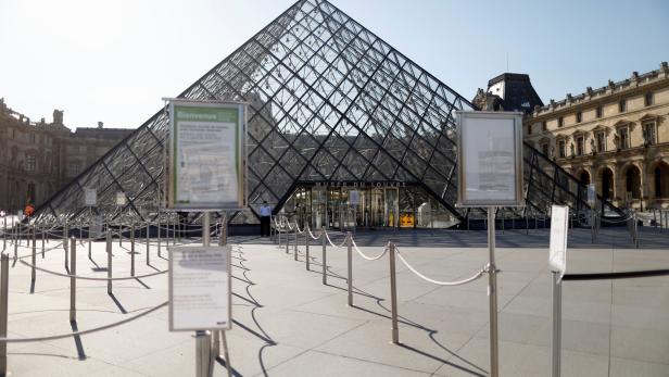 Louvre museum prepares to re-open after lockdown