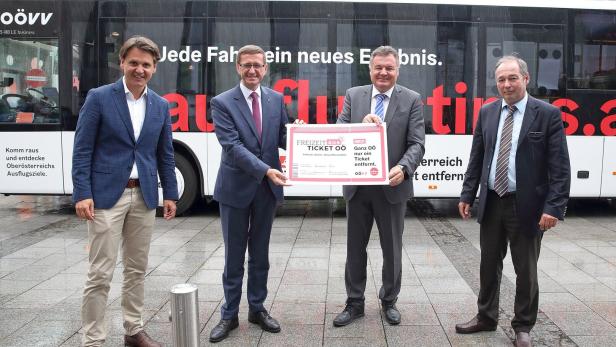 Die Landesräte Markus Achleitner (ÖVP) und Günther Steinkellner (FPÖ) stellten am Montag das Ticket vor.