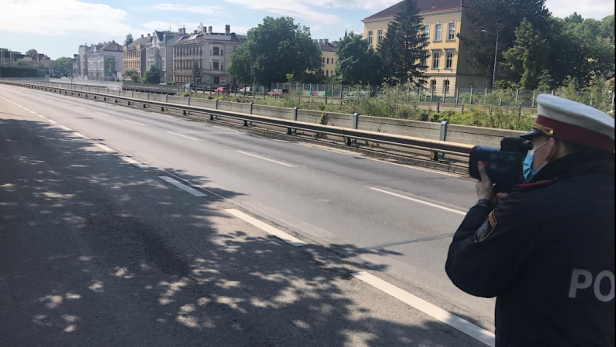 Polizei stoppte mehrere Raser in Wien-Penzing