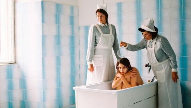 Madness Issue: "Vogue Portugal" wegen Psychiatrie-Cover in Kritik