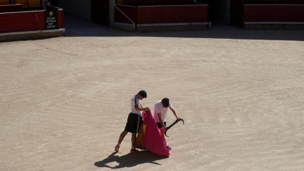 Corona in Pamplona: Keine Stierhatz, dafür Toreros als Stier-Ersatz