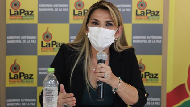 Interim president of Bolivia tests positive for COVID-19 and will be quarantined
