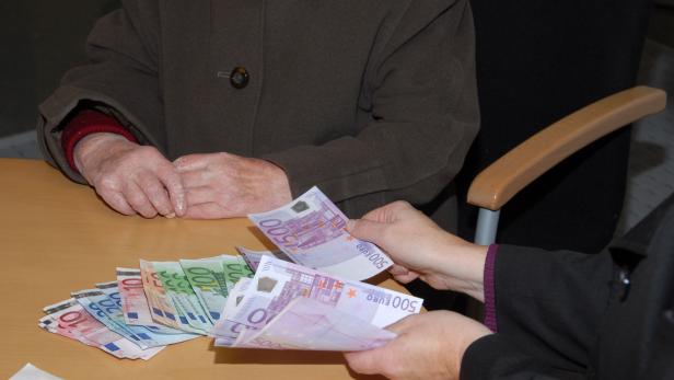 Bis zu 20.000 Euro Schaden: Salzburger Pensionistin wurde Betrugsopfer