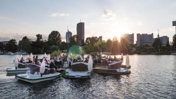 "Floating Concerts": Mit dem Boot zum Konzert
