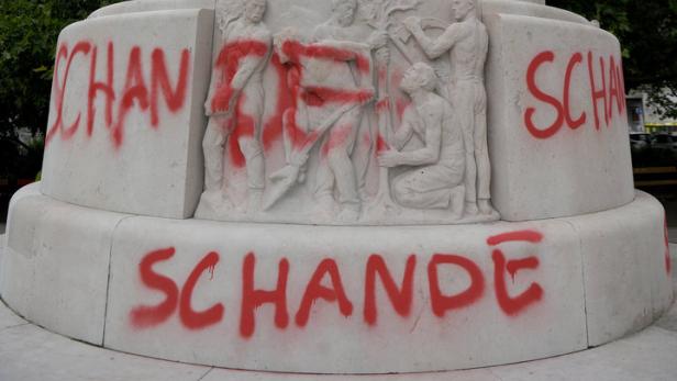 Wegweiser durch den Kulturkampf: Von Identität, Denkmalsturz bis zum "Mohren"-Streit