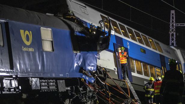 Dozens injured as trains collide in Czech Republic