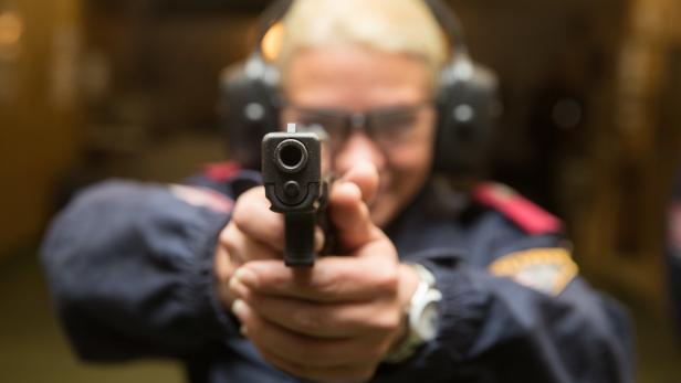 Die Polizei schießt bereits mit mannstoppender Munition