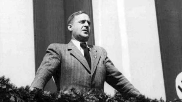 Arthur Seyß-Inquart bei einer Rede, möglicherweise in Wien.