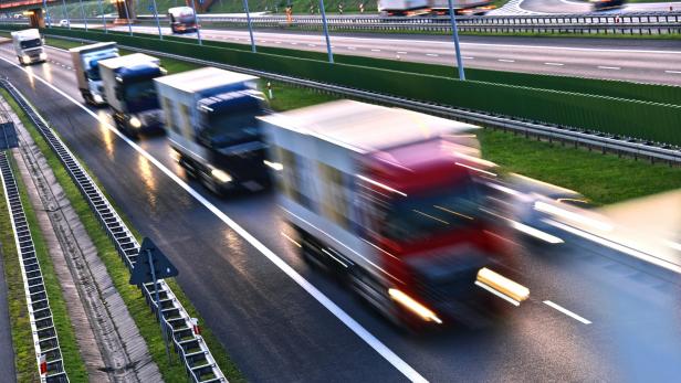Ein neues Mautsystem für Lkw und Busse könnte die Ökologisierung im heimischen Transportwesen vorantreiben