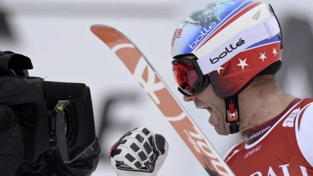 Da schau her! Didier Défago aus der Schweiz, 2010 Olympiasieger in der Abfahrt, gewinnt in Kitzbühel den Super-G und kommt rechtzeitig vor Sotschi in Form.