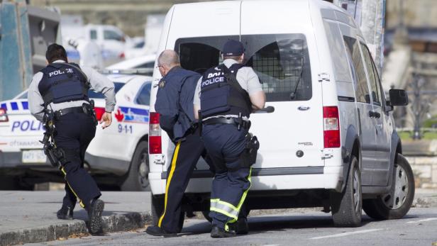 Kanada im Schock: Innerhalb von drei Tagen schlugen zwei junge Attentäter mit islamistischen Motiven zu. Alle Getöteten waren Soldaten.