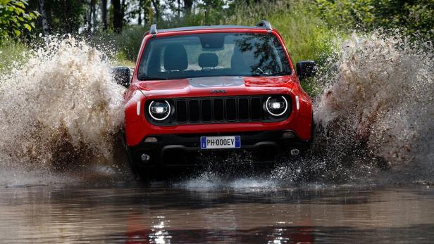 Jeep Renegade und Compass jetzt auch mit Stecker