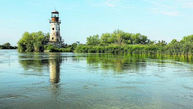 Der Leuchttumr von Sulina an der Donaumündung stammt aus 1865