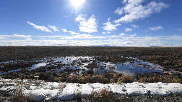 Wenn Permafrost wegen des Klimawandels taut, entsteht viel Methan, was wiederum den Klimawandel befeuert