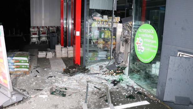 Video: Hier wird Bombe der Bankomatbande gesprengt