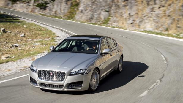 Jaguar XF: Mit Fakten gegen ein Luxus-Problem