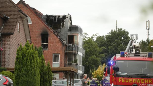 Ultraleichtflugzeug stürzte in Wesel auf ein Wohnhaus