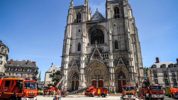 FRANCE-FIRE-CATHERDRAL