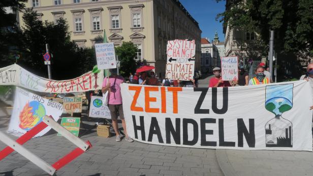 Immer wieder demonstrieren Linzer Bürger für mehr Klimaschutz.