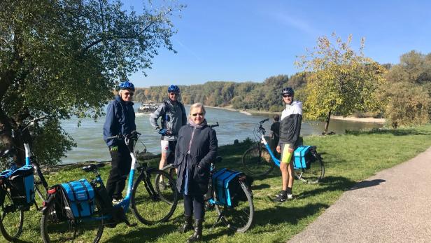 Radtour entlang der Donau.