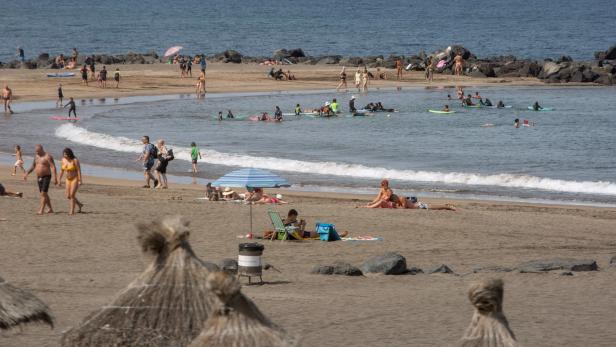 Spanien: Die zweite Welle am leeren Strand