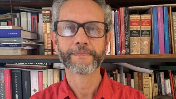 Buchkritik: Fernando Contreras Castro und „Única blickt aufs Meer“