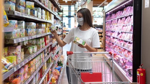Corona: Gutachten spricht für Maskenpflicht im Supermarkt