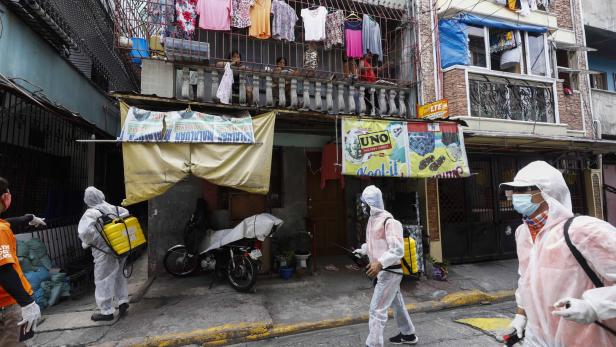 Drohender Kollaps wegen Corona: Strikte Maßnahmen in Manila