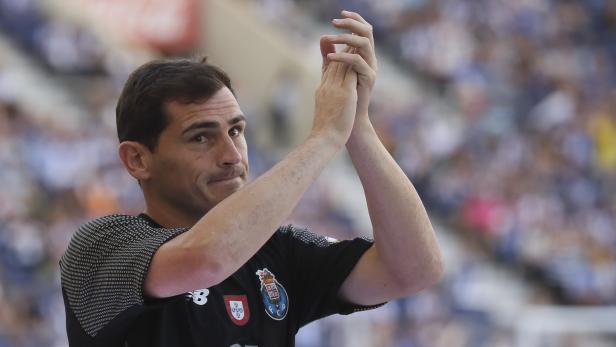 Iker Casillas retires