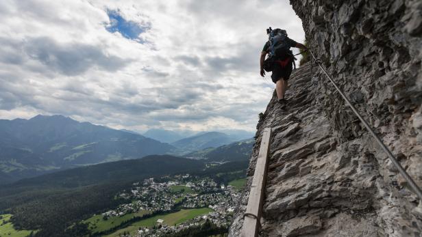Erschöpfte Alpinisten in OÖ: Bergretter rückten dreimal aus