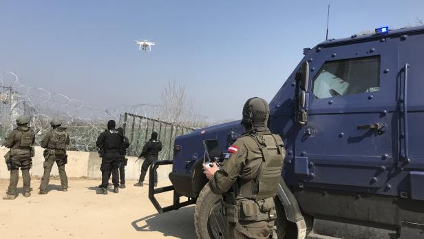 Cobra hilft Grenzpolizei bei Testbetrieb mit Drohnen