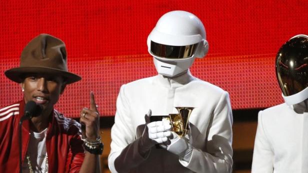 Aufnahme des Jahres: „Get Lucky“ von den Robotern von Daft Punk und Produzent Pharrell Williams (li.)