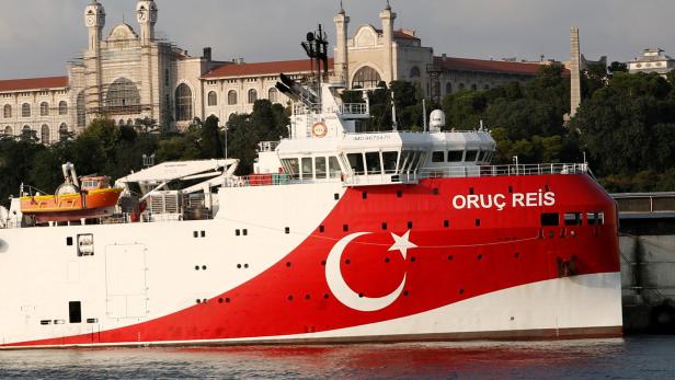 Das türkische Explorations-Schiff vor dem Auslaufen in Istanbul