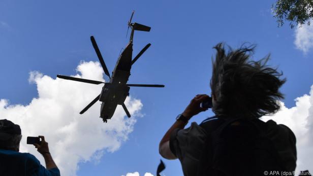 Hubschrauber der Bundeswehr bei einer Landung