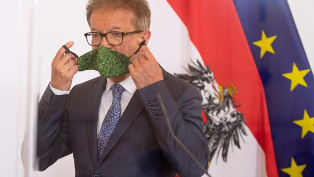 CORRECTION-AUSTRIA-EU-HEALTH-VIRUS-POLITICS-BORDERS
